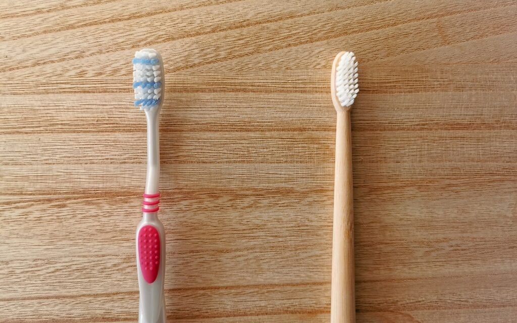 Wooden vs Plastic Toothbrush